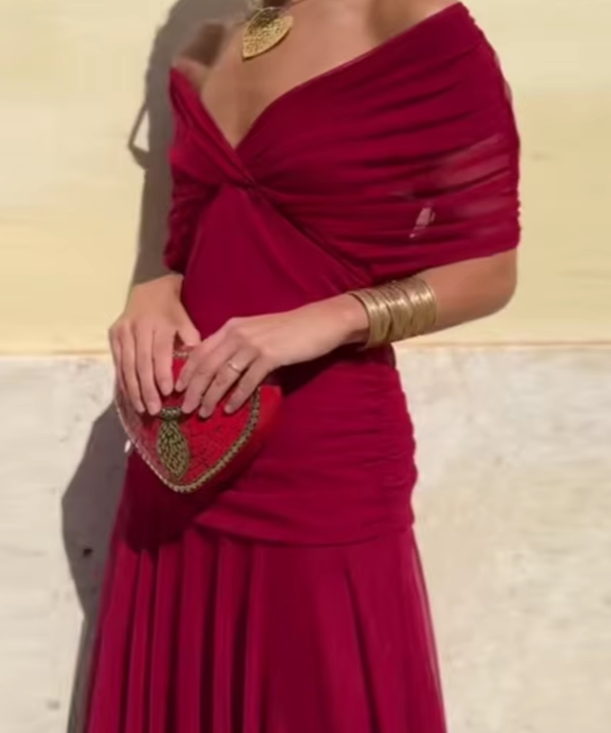 Ágnes - Elegáns Maxi Estélyi Ruha V-kivágással