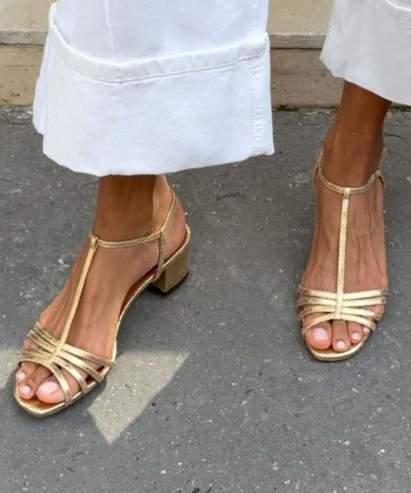Allegra | Arany Szandálok Napi Elegancia