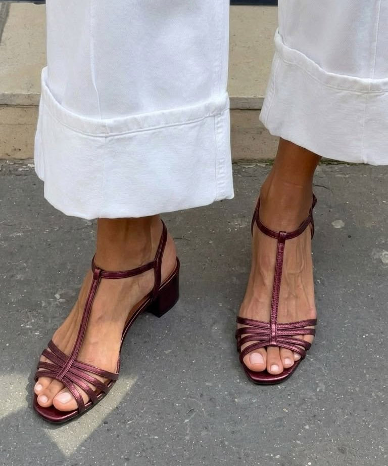 Allegra | Arany Szandálok Napi Elegancia