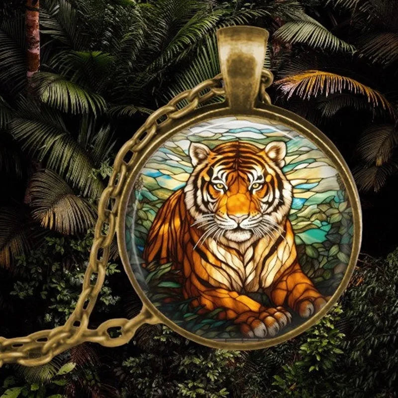 Colar de Pingente de Vidro do Espírito Animal da Floresta