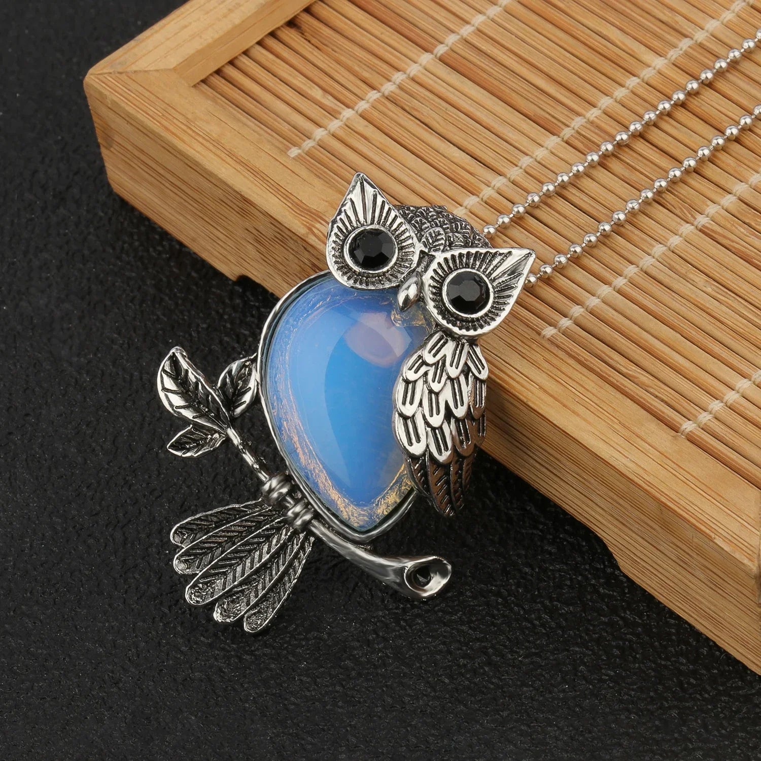 Colar com Pendente de Coruja de Cristal