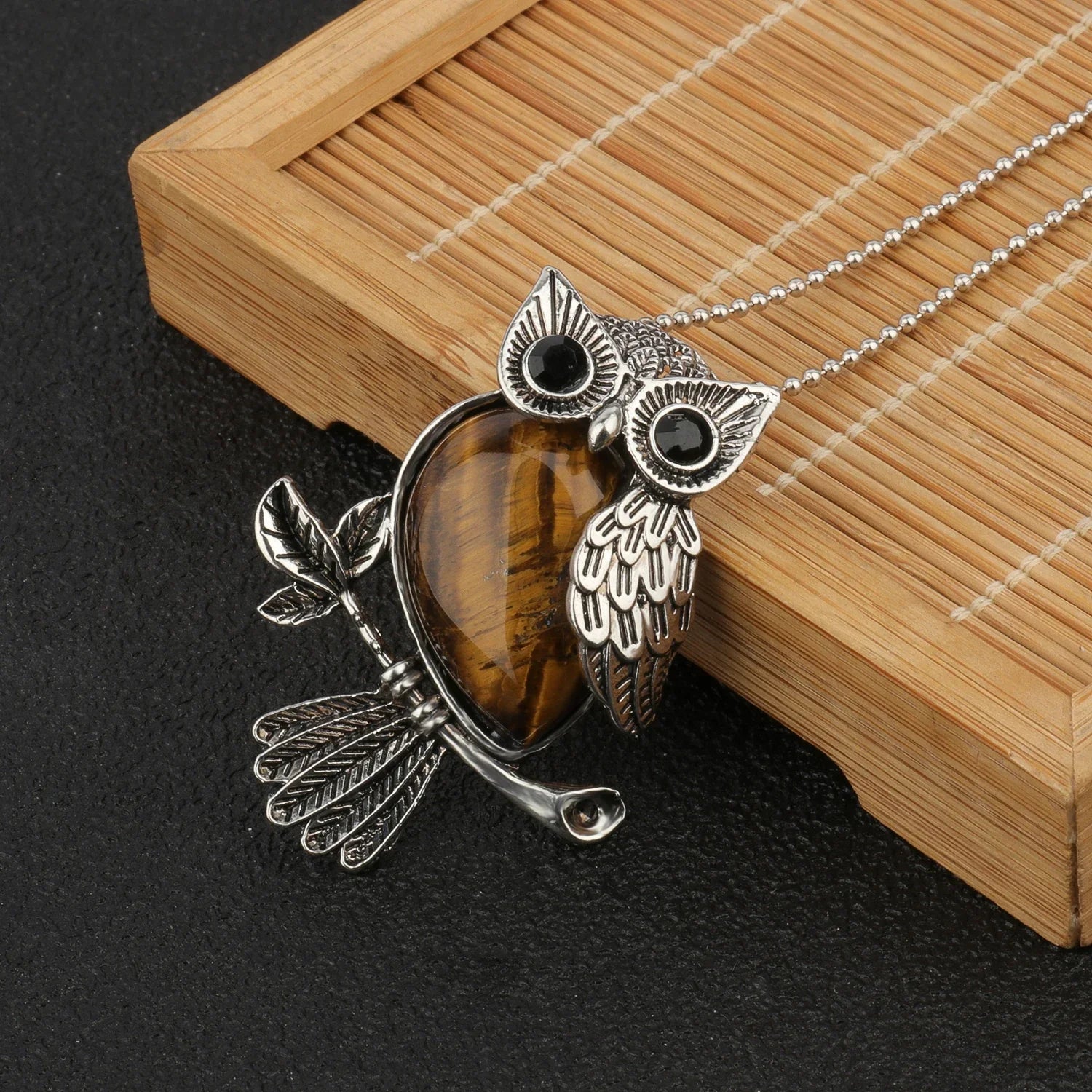 Colar com Pendente de Coruja de Cristal