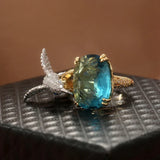 Anel Ajustável em Cor de Água-Marinha com Colibri – Banho de Ouro 14K