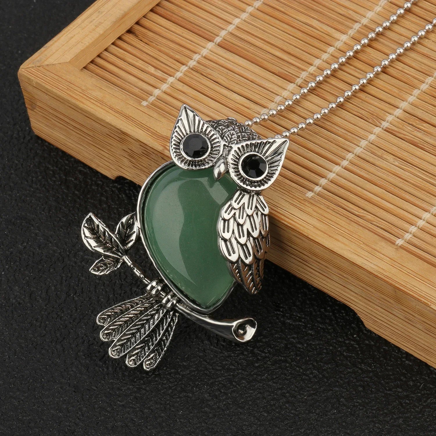Colar com Pendente de Coruja de Cristal