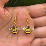 Brincos de Cristal com Abelha Dourada e Favo de Mel