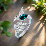 Állítható Csillogó Kolibri Gyűrű Strasszkővel