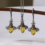 Conjunto de Colar e Brincos Vintage com Abelha