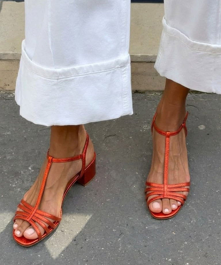 Allegra | Arany Szandálok Napi Elegancia